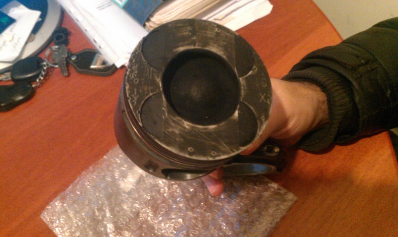 Поршень 8713640000   Mercedes Vito