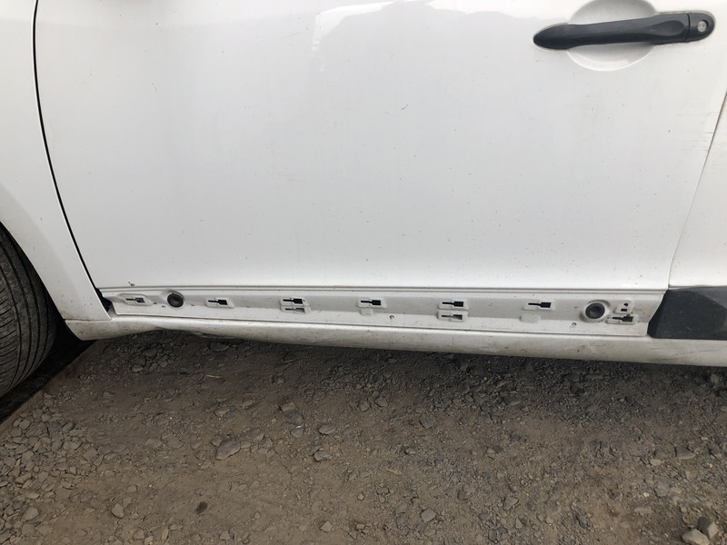 Молдинг двери водительской Renault Megane 3  2012 универсал 1.5 Дизель Луцк