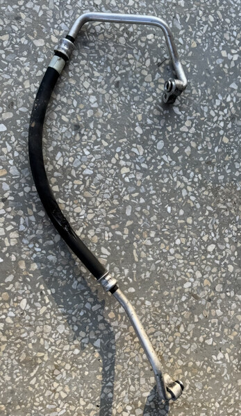 Патрубок конлиціонера Toyota Corolla  2019 1.8 Бензин Ивано-Франковск