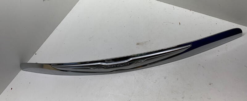 Молдинг капота Chrysler 200 2012 р.  2.4 л бензин Одеса