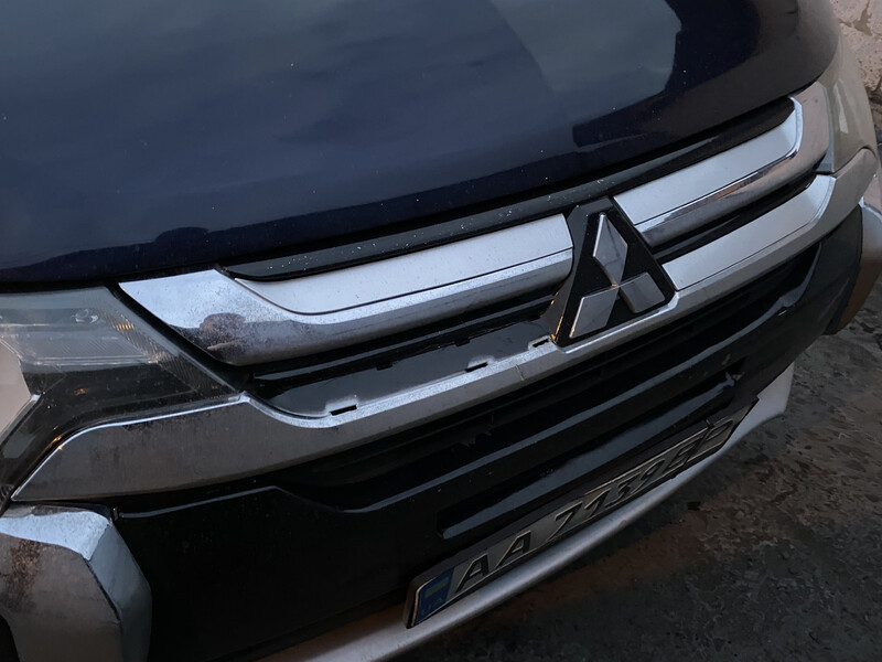 Решетка переднего бампера Mitsubishi Outlander 3  2016 2.4 Бензин Днепр