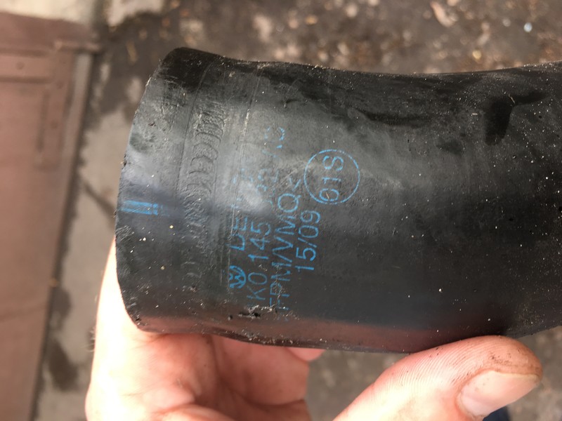 Патрубок интеркулера Skoda Superb 2  2009 2.0 Дизель Кривой Рог