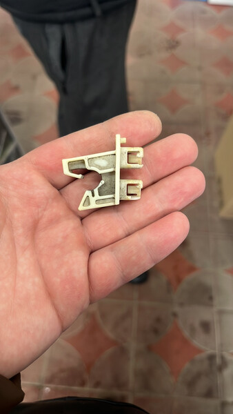 Крепление фары Volvo FH 2006 г.  13.0 л Ровно