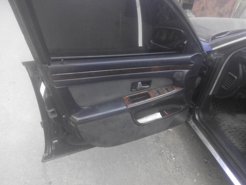 Карты дверные можно водительскую и стекляшку зеркала полную Audi A8 D2  1999 2.8 Бензин Одесса