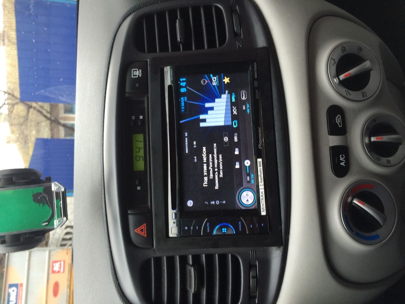 Панель под магнитолу Hyundai Accent  2009 1.4 Бензин Веселоe