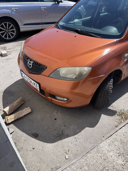 Бампер передний Mazda 2 хэтчбек 2003 г.  1.4 л бензин Киев