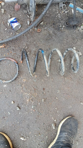 Пружина передняя 4055444   Mazda Tribute