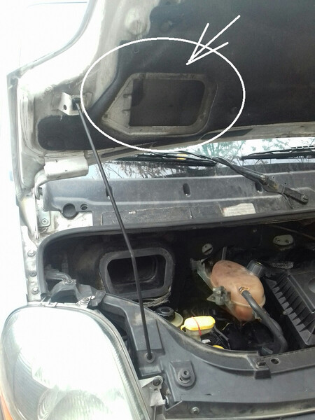 Патрубок забора воздуха в салон на печку Renault Master  2007 2.5 Дизель Киев