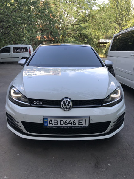 Бампер передний 5G0807217AD   Volkswagen Golf