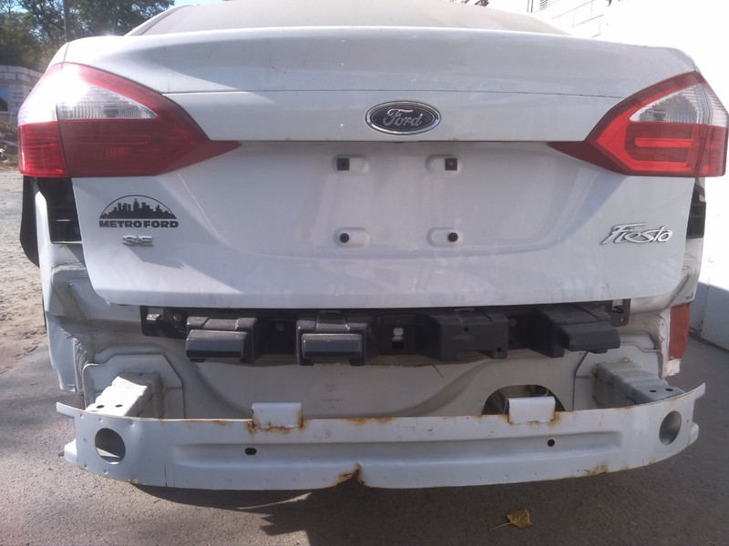 Бампер задний в сборе Ford Fiesta MK7  2016 1.6 Бензин Киев