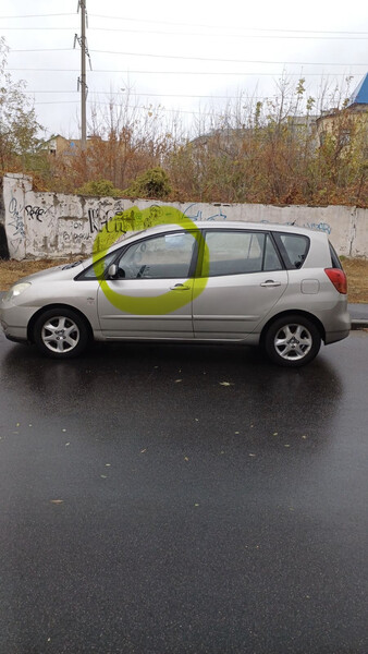 Скло дверей ліве Toyota Corolla Verso  2002 хетчбек 2.0 Бензин Стрий