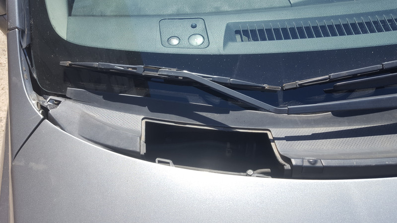 Заглушка номера кузова Nissan Tiida C11  2008 хэтчбек 1.6 Бензин Житомир