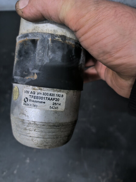 Осушувач кондиціонера Volkswagen e-Golf  2015 хетчбек 24.0 Электро Камінь-Каширський