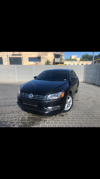 Решетка противотуманной фары правая Volkswagen Passat Bas 2015 2.0 Бензин Киев
