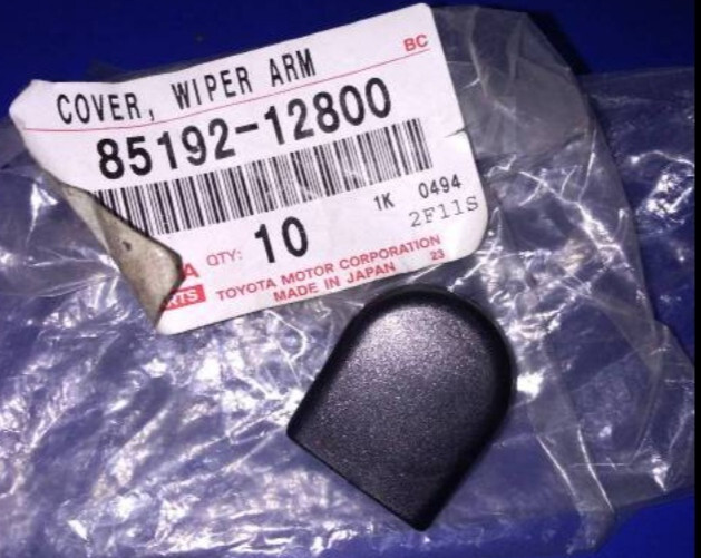 Заглушка болта крепления стеклоочистителя Toyota Carina E  1992 2.0 Бензин 