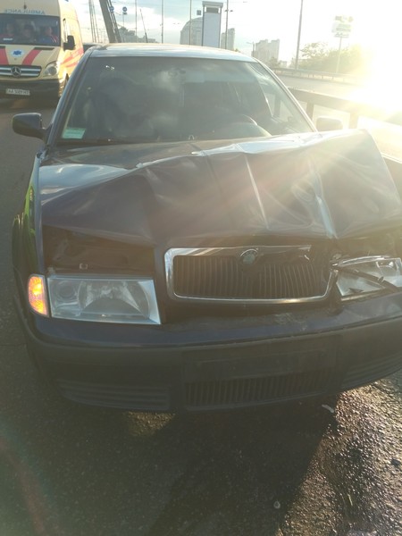 Капот Skoda Octavia универсал 2002 г.  1.6 л бензин Киев