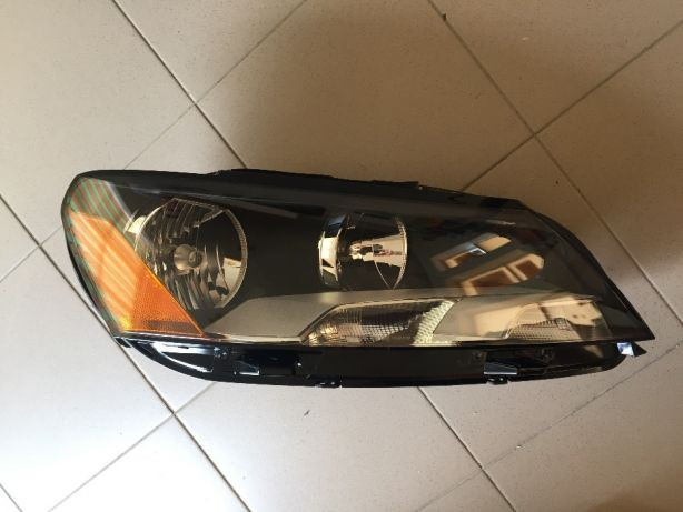 Фара передняя правая галоген 561941006B   Volkswagen Passat