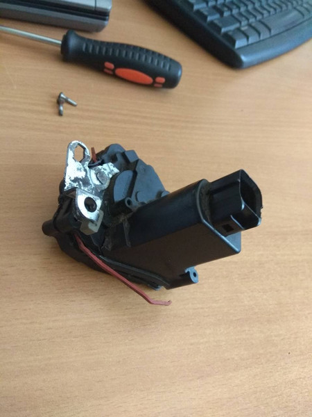 Привод центрального замка передней левой двери Kia Cerato  2007 1.6 Бензин Киев