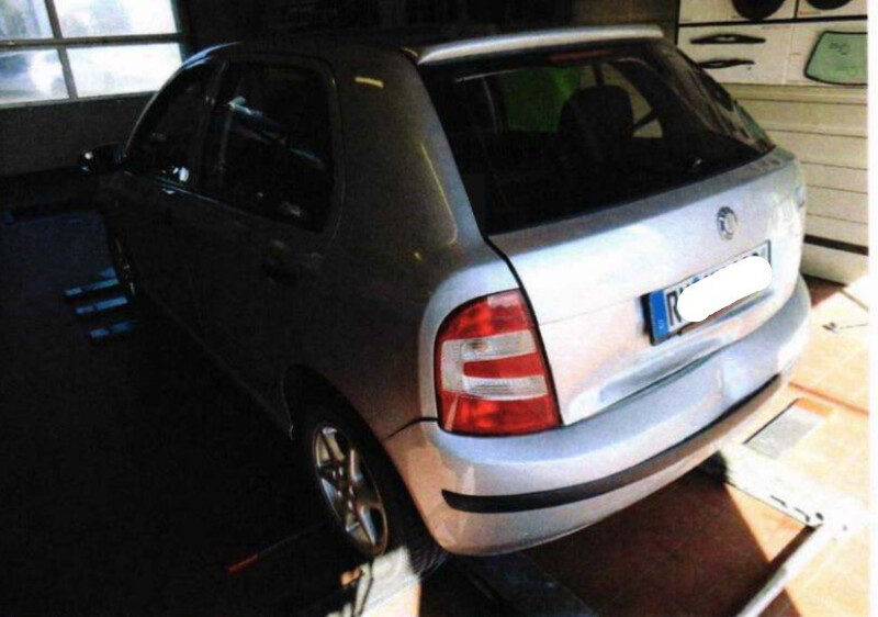 Кришка багажника сіра Skoda Fabia  2005 хэтчбек 1.6 Бензин Ивано-Франковск