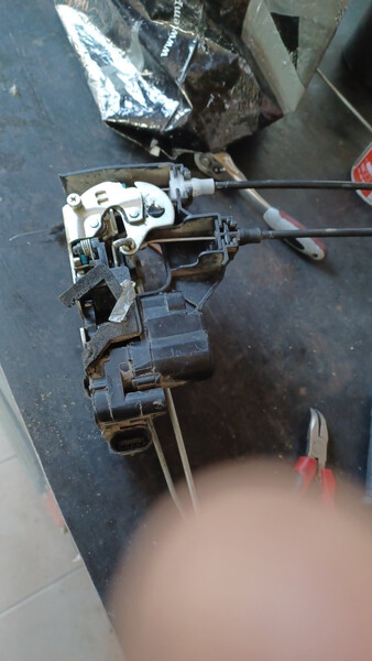 Замок двери передней правой Chevrolet Epica  2008 2.0 Бензин Хмельницкий