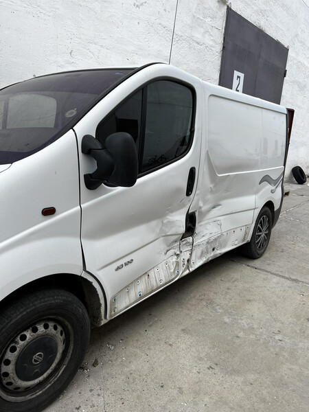 Двері передні Nissan Primastar  2009 універсал 2.0 Дизель 