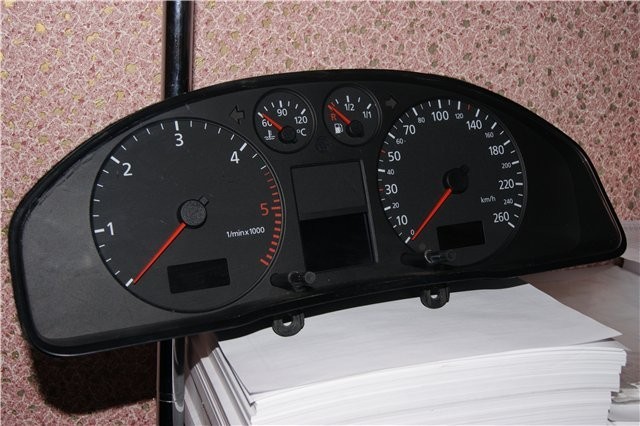 Панель приборов Audi A4 TDI универсал 2000 г.  1.9 л дизель Севастополь