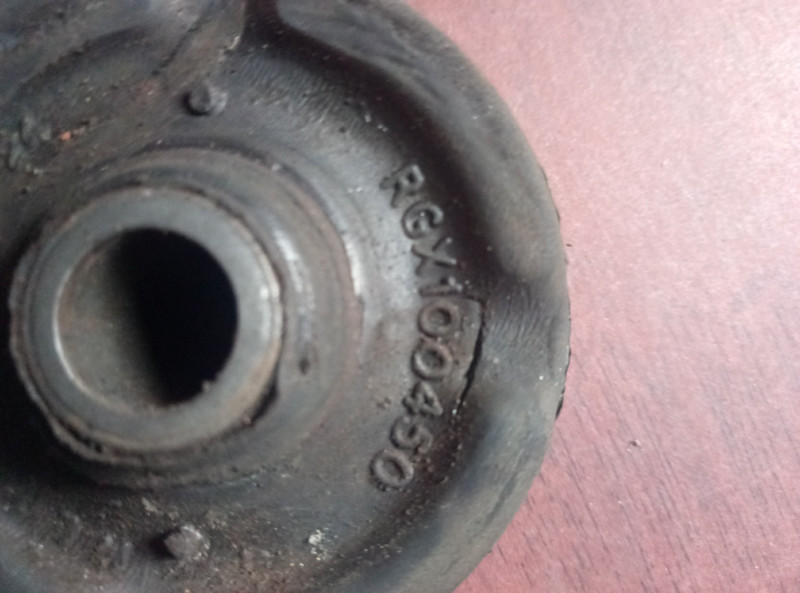 Сайлентблок заднего продольного рычага Rover 825 Si LUX RS 1996 2.5 Бензин Запорожье