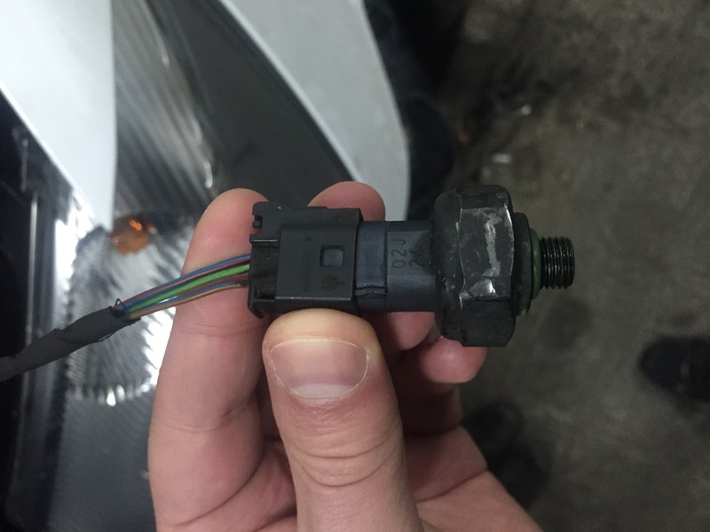 Датчик радиатора кондиционера Mercedes-Benz Sprinter  2015 2.2 Дизель 