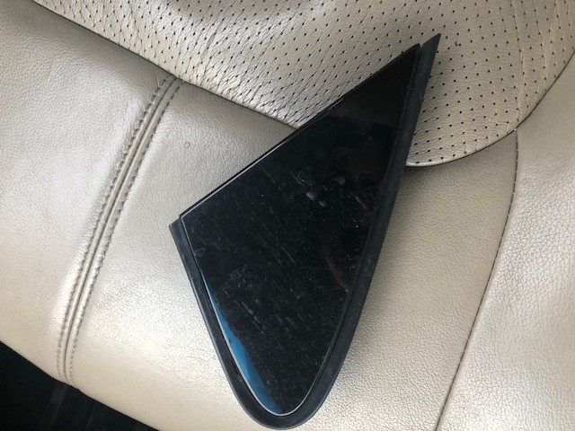 Треугольник пластиковый над крылом Nissan Murano Z51  2009 універсал 3.5 Бензин 