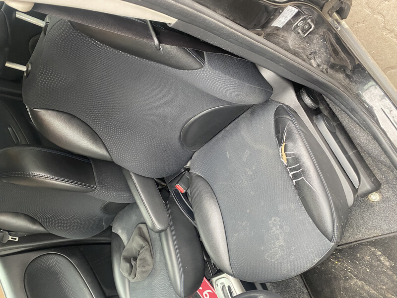 Переднее сиденье Nissan Note E11 хэтчбек 2012 г.  1.6 л бензин Луцк