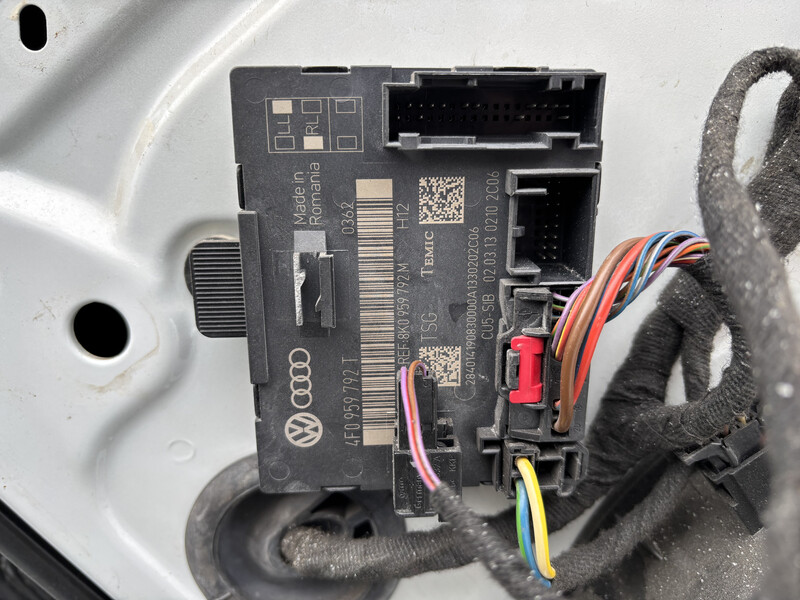 Зеркало правое Audi Q7  2013 3.0 Дизель Умань