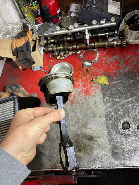 Поршень Ford Focus 2  2005 універсал 1.6 Бензин 