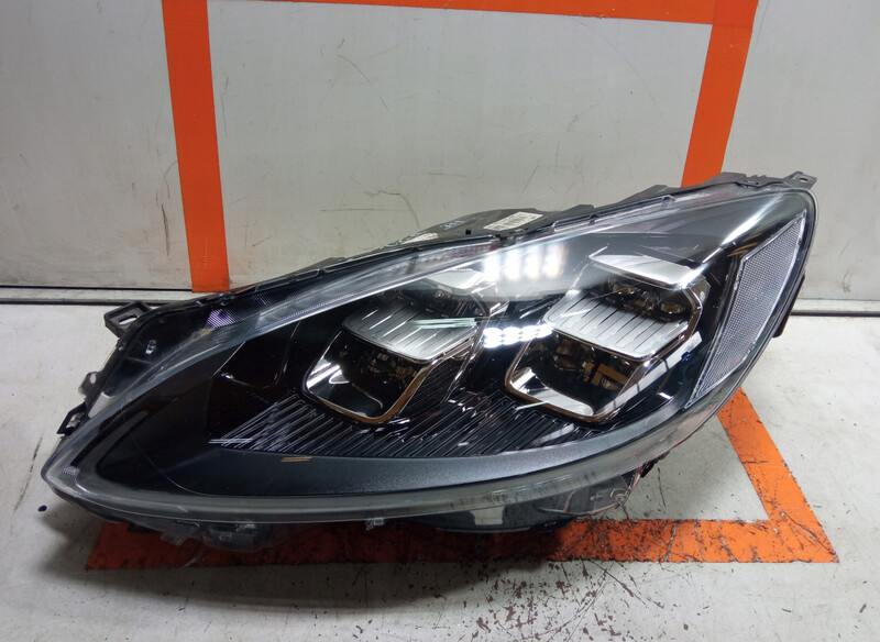 Фара ліва full led в зборі Ford Kuga 2022 р.  1.5 л бензин Луцьк