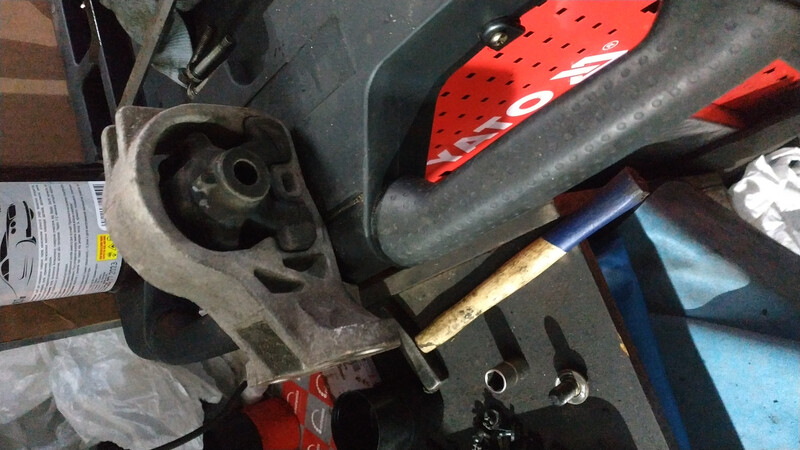 Опора двигателя Subaru Outback универсал 2012 г.  2.5 л бензин