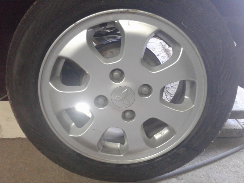 Диск литой Mitsubishi Colt  2006 хэтчбек 1.3 Бензин Одесса