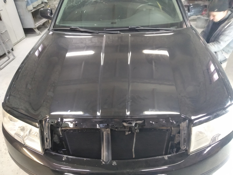Решетка радиатора верхняя Skoda Superb  2005 1.8 Дизель Чернигов
