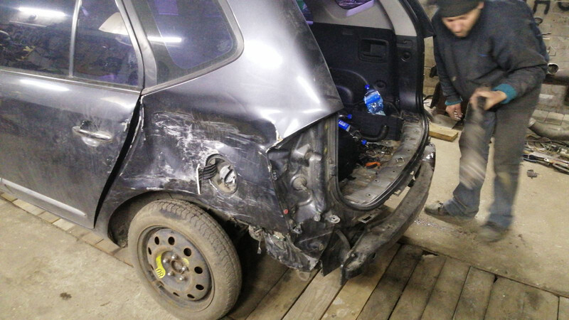 Чверть кузова задня ліва Kia Carens 3  2008 універсал 2.0 Бензин 