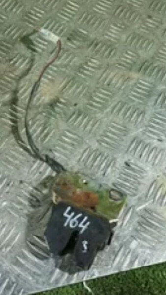 Замок крышки багажника Mazda 626  1999 1.8 Бензин Киев