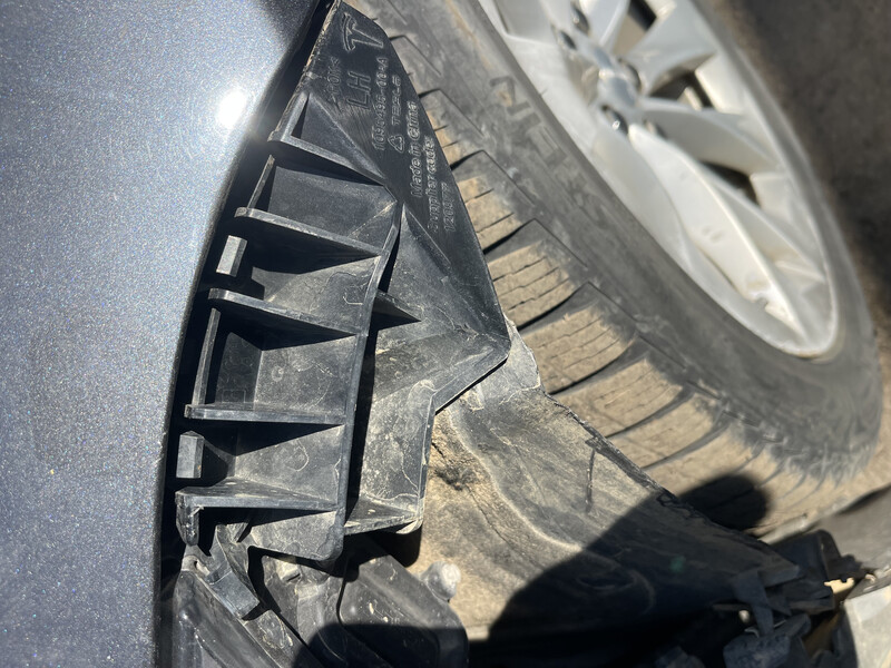 Крепление бампера Tesla Model S  2017 хэтчбек 75.0 Электро 