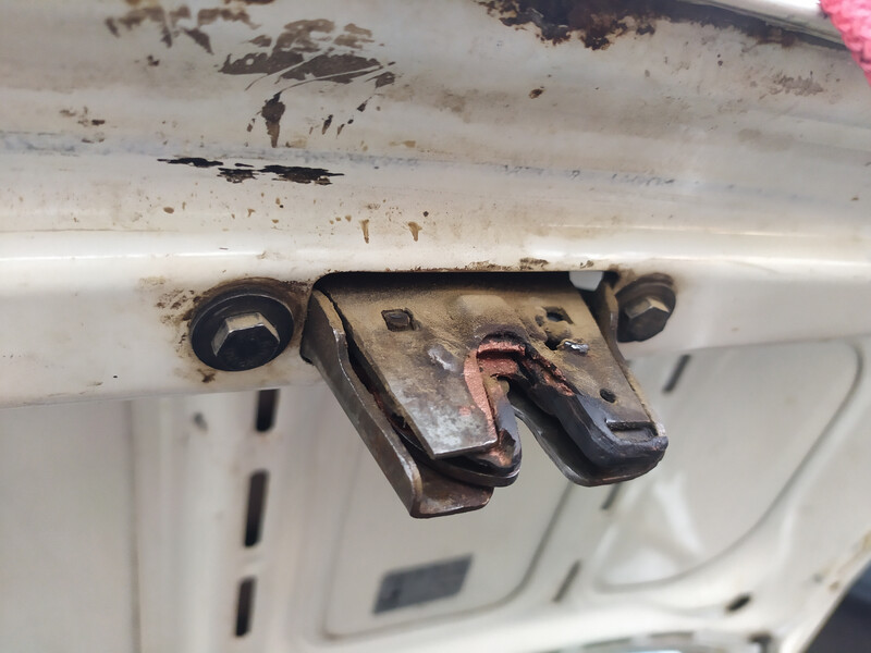 Замок кришки багажника Ford Sierra  1988 2.0 Бензин Шаргород