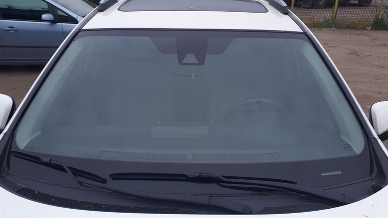 Стекло лобовое 5610142541   Toyota RAV4