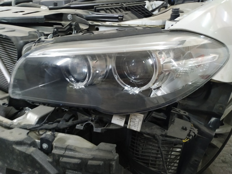 Передня фара BMW 5 Series 2016 р.  2.0 л бензин Київ