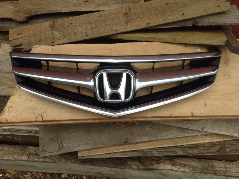 Решетка бампера Honda Accord 7  2006 2.0 Бензин Киев