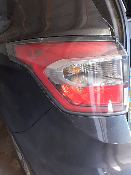 Стекло стопа Ford Escape  2016 2.4 Бензин Полтава