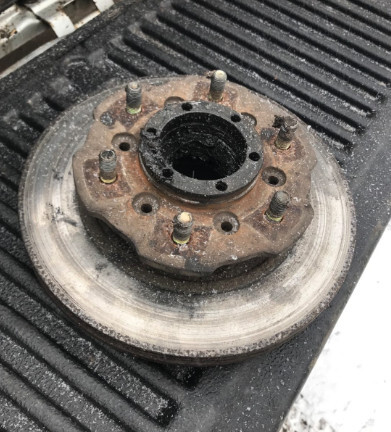 Ступиця передня права Mazda BT-50  2002 4.0 Бензин Миргород