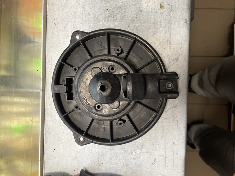 Вентилятор печки Toyota Hiace  1999 