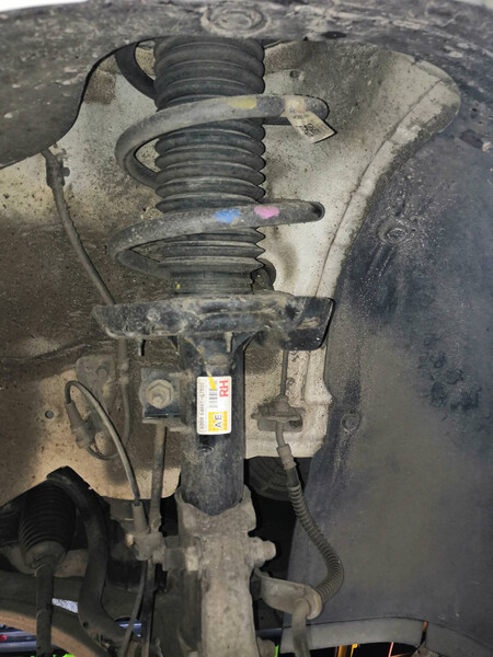 Амортизатор передний правый Hyundai IONIQ  2017 хэтчбек  Электро Киев