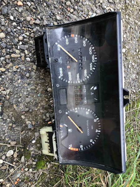 Панель приборов Volkswagen Golf 2 1993 1.3 Бензин 