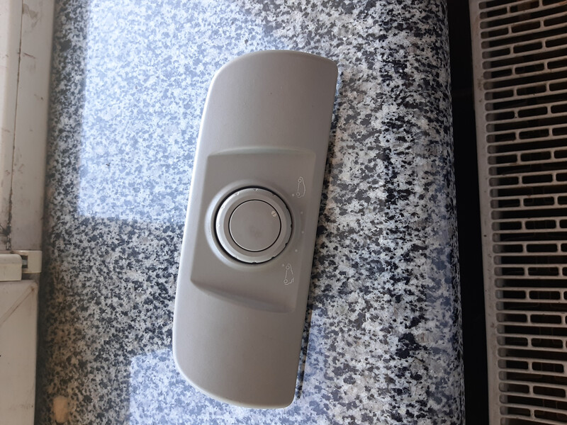 Кнопка люка Renault Megane 2 2002 хетчбек 1.6 Бензин 