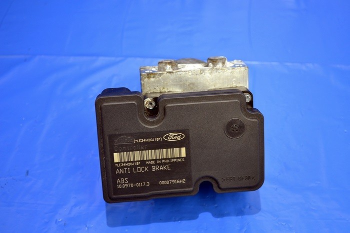 Блок управления ABS 4S61-2M110-CC   Ford Fiesta, Ford Focus